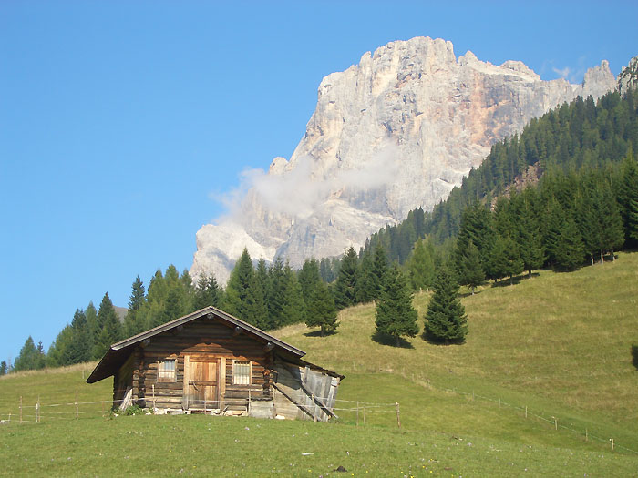 Sch&ouml;ne H&uuml;tte am Berg