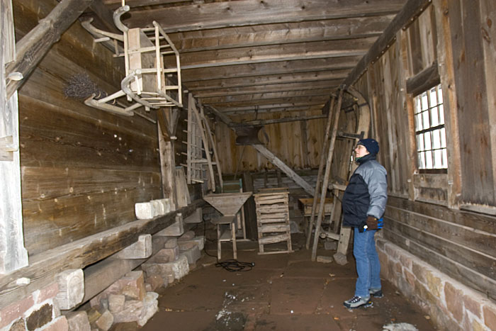 Alte Schlitten im Kornspeicher