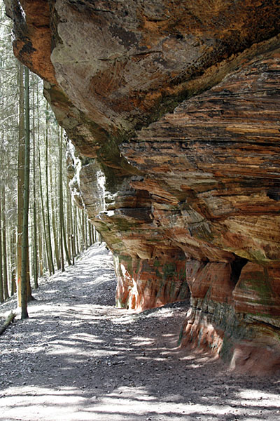 "Halb&uuml;berdachter" Weg