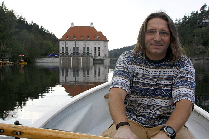 Dort hinten ist das Turbinenhaus