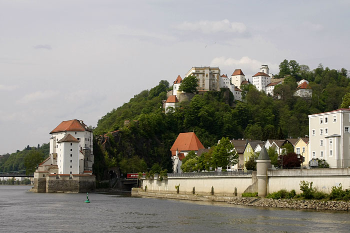 Die Veste Oberhaus über dem Zufluss der Ilz