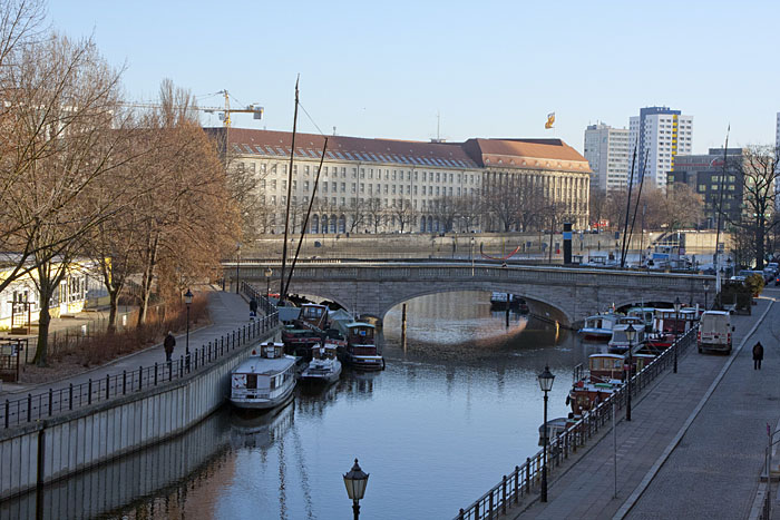 Blick aus dem Hotelfenster auf den alten Spreehafen