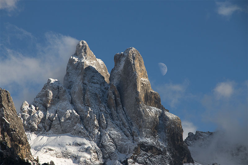 Sass Maor und Madonna mit Mond ...