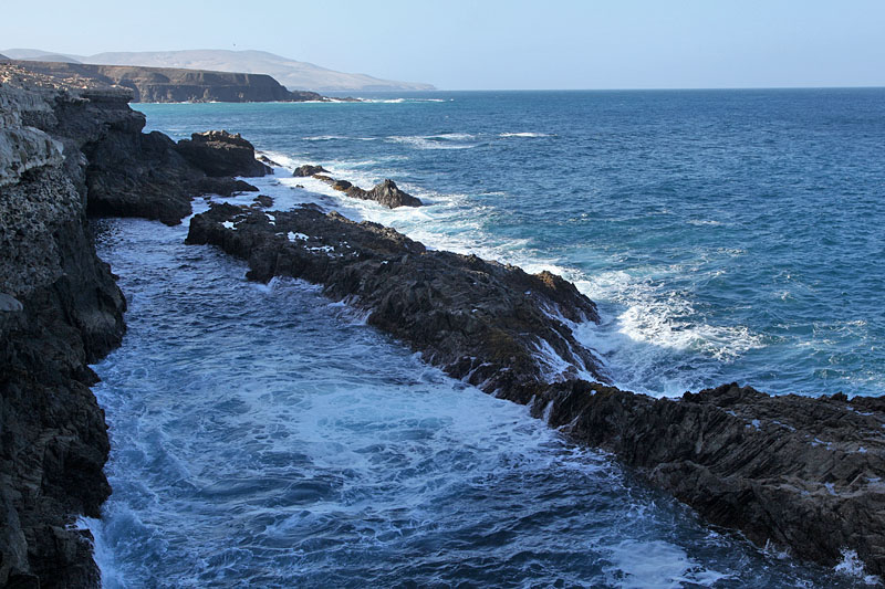 Wellenspiele: Das Meer holt "Luft" ...