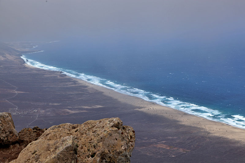 Blick auf die Brandung der Nordküste