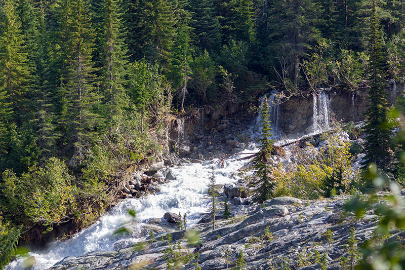 ... die H&auml;nge hinab flie&szlig;en