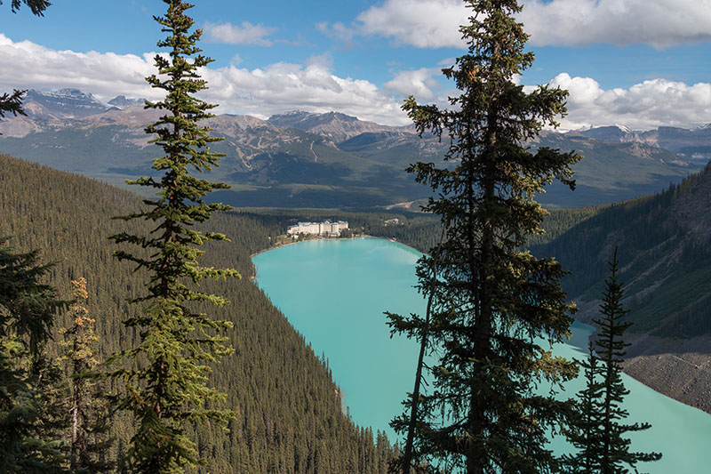 Auf dem R&uuml;ckweg zum Lake Louise, Blick in die Tiefe