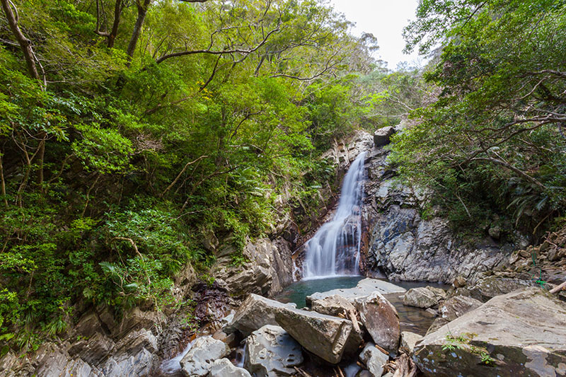 Am Ziel des Weges, der Hiji Wasserfall