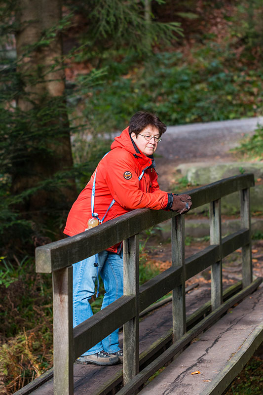 Vroni auf der Br&uuml;cke