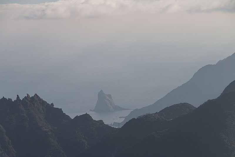 Fels im Nebel