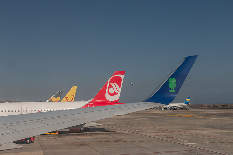 Blick aus dem Flugzeugfenster