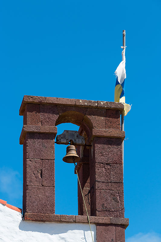 ... der Glockenturm dafür offen