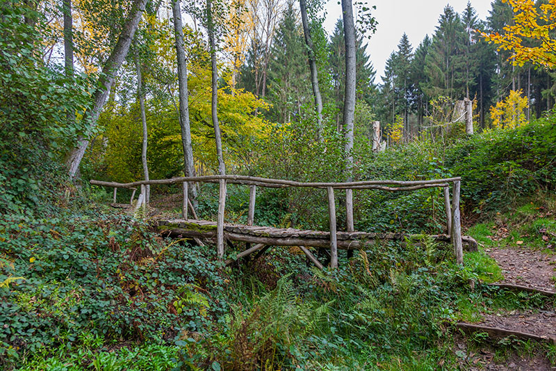 Zahlreiche Br&uuml;cken f&uuml;hren &uuml;ber Gr&auml;ben und B&auml;che