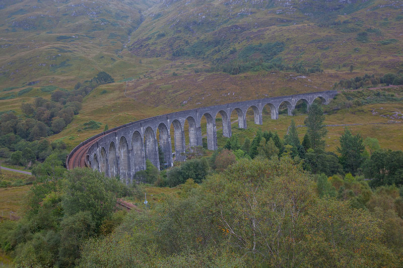 Leider rauschte der Dampfzug vorbei, kurz bevor wir die Brücke erreichten :-(