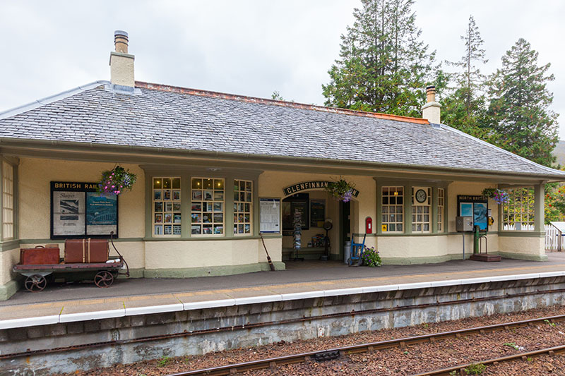 Am Bahnhof Glenfinnan