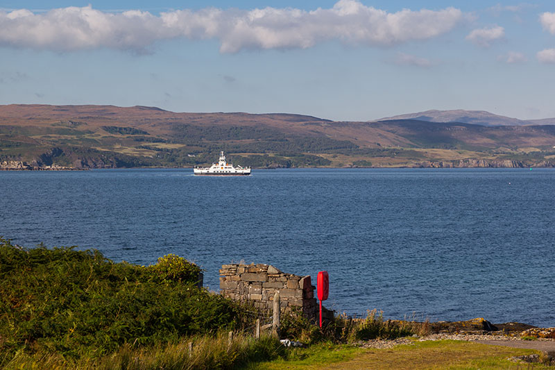 Die ca. stündlich verkehrende Fähre