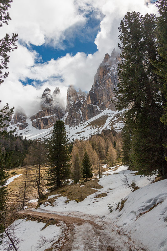 ... die Wege im Schatten sind zum Teil noch ziemlich rutschig