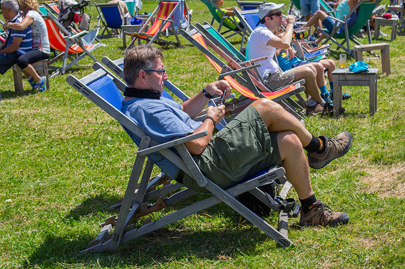 ... und dann mit dem Handy rumspielen, so wird das nichts mit der Aussicht