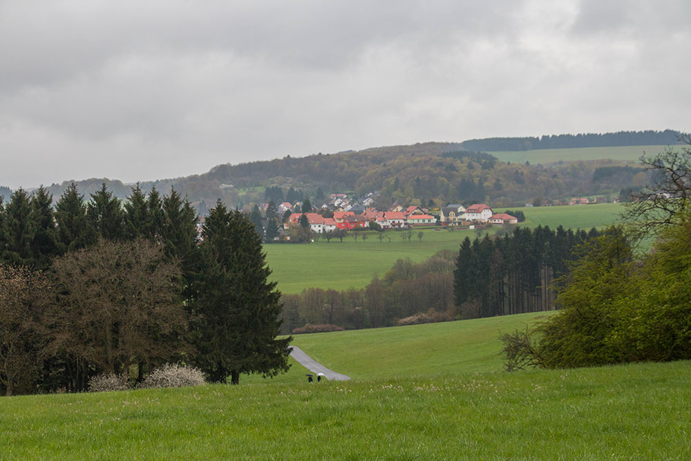 An den Schirmen erkennt man, dass die "Luftfeuchtigkeit" hoch ist