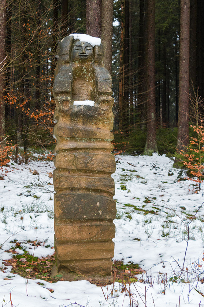 Skulptur Nr. 6: "Keltische Buddahsphinx" von Otzenhausen (Annabella Claudia)