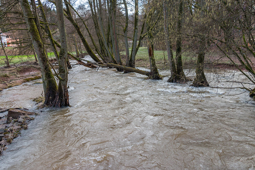 Nach den Regentagen hat die Oster noch Hochwasser