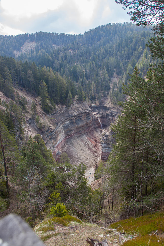 Blick zurück in die Schlucht und zum Wasserfall