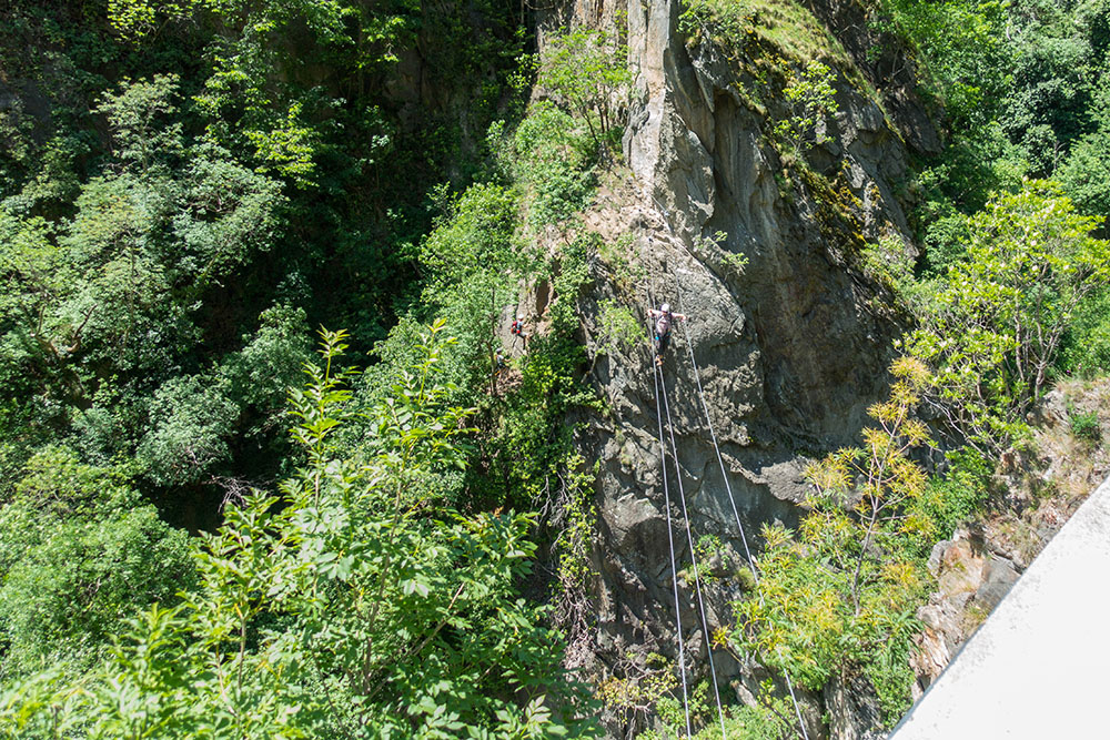 Mittlerweilebin ich über den korrekten Einstieg bis zur Seilbrücke gekraxelt