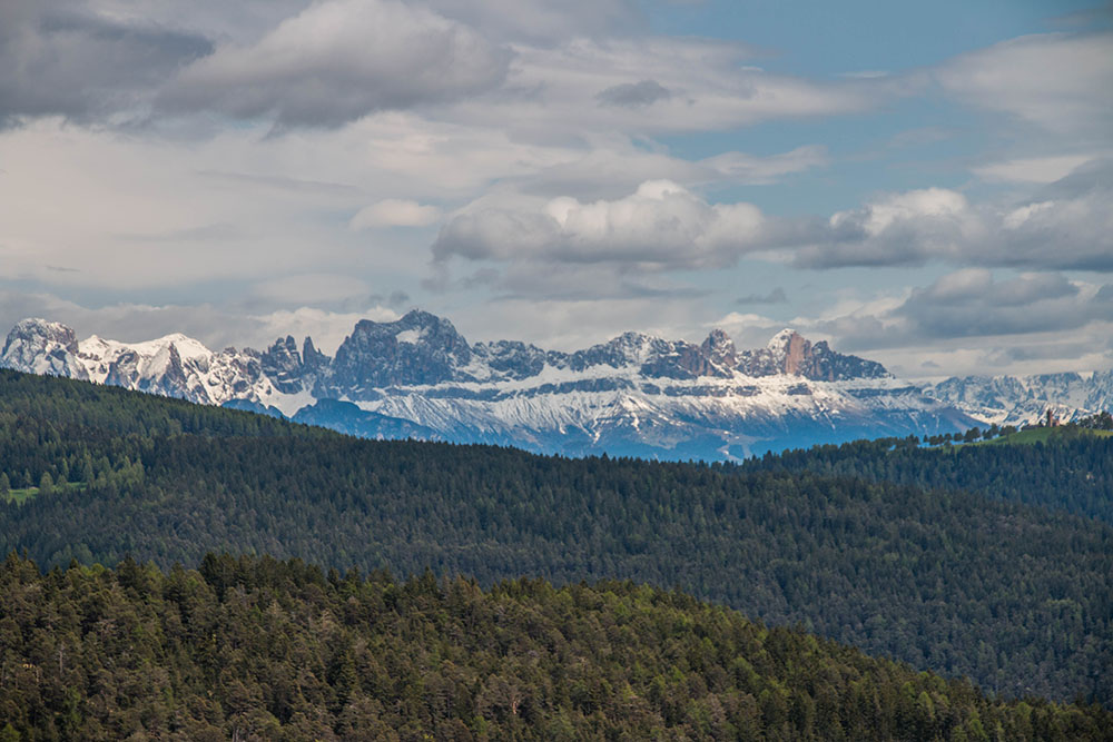 ... &uuml;berblickt man die Berge ...