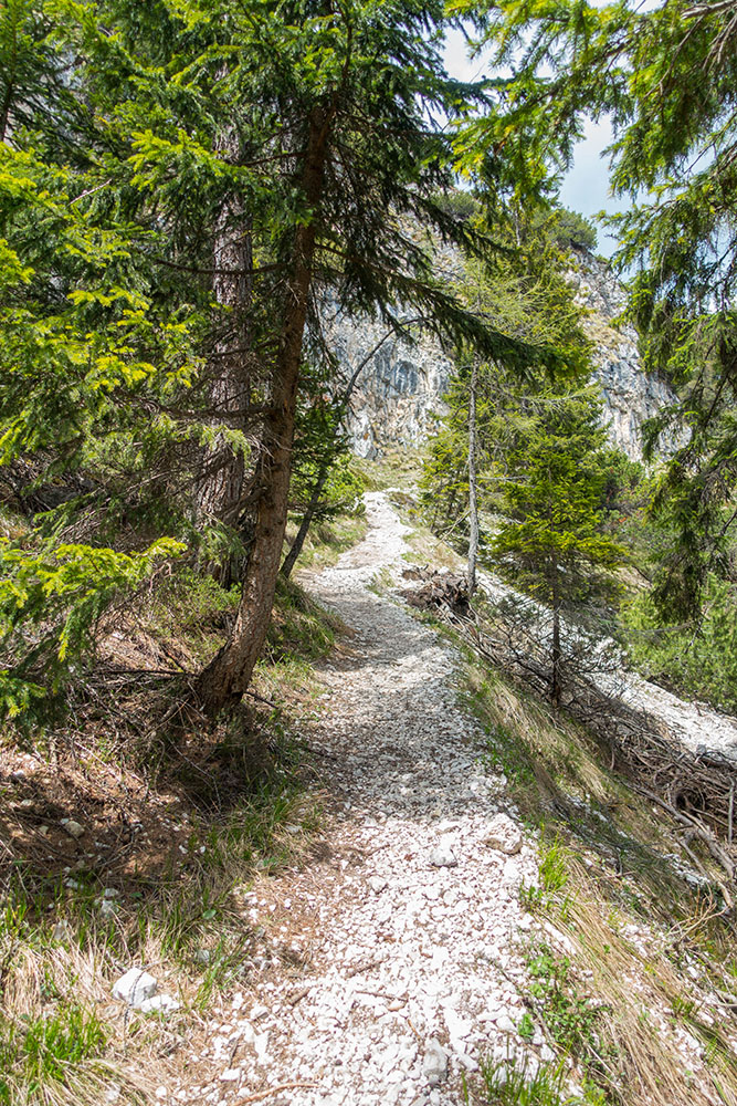 Hinter der Überetsch-Hütte beginnt der Klettersteig