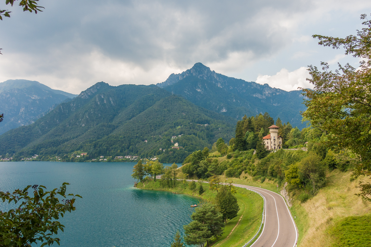 "Schlösschen" am See
