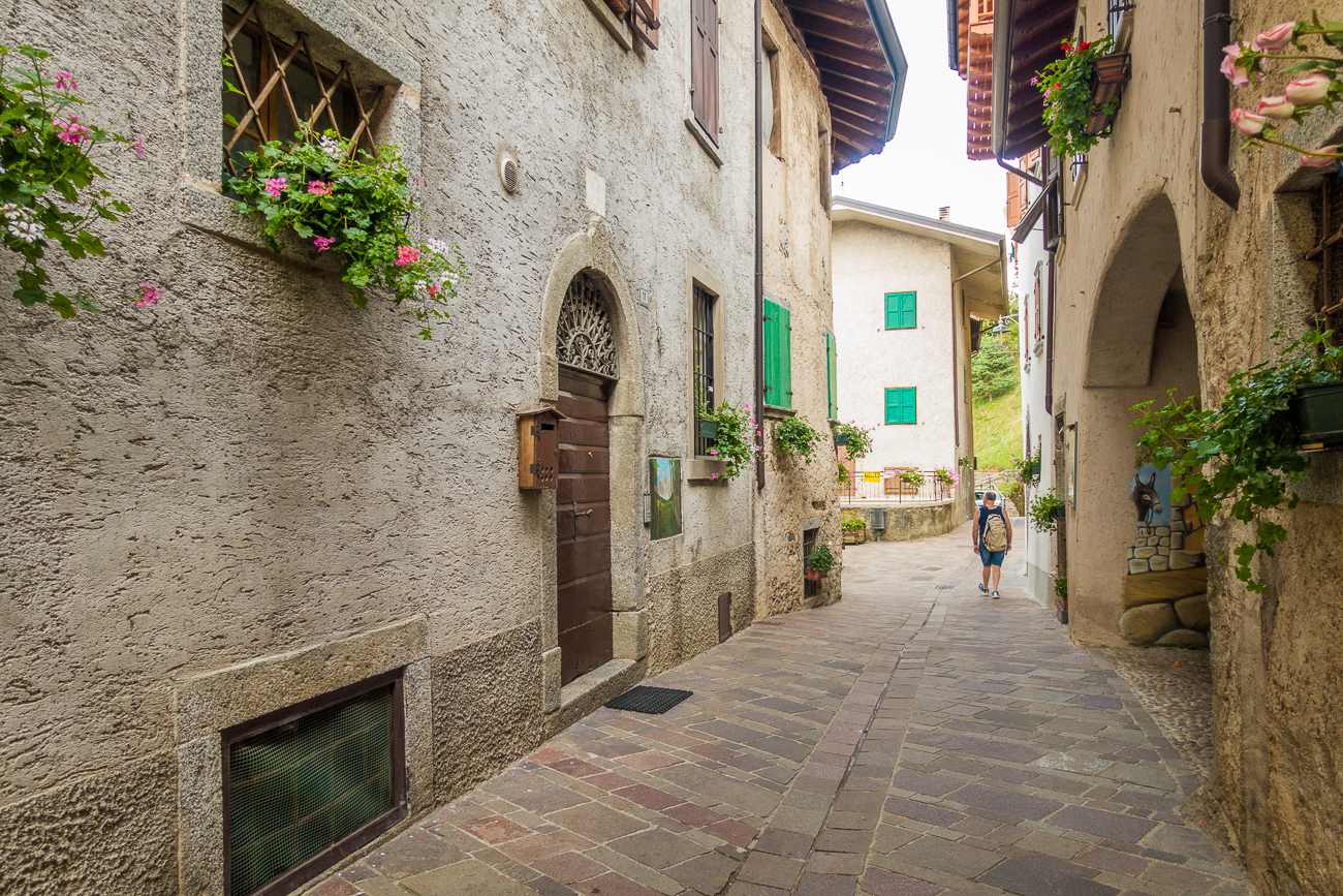 Auf dem Durchgangsweg