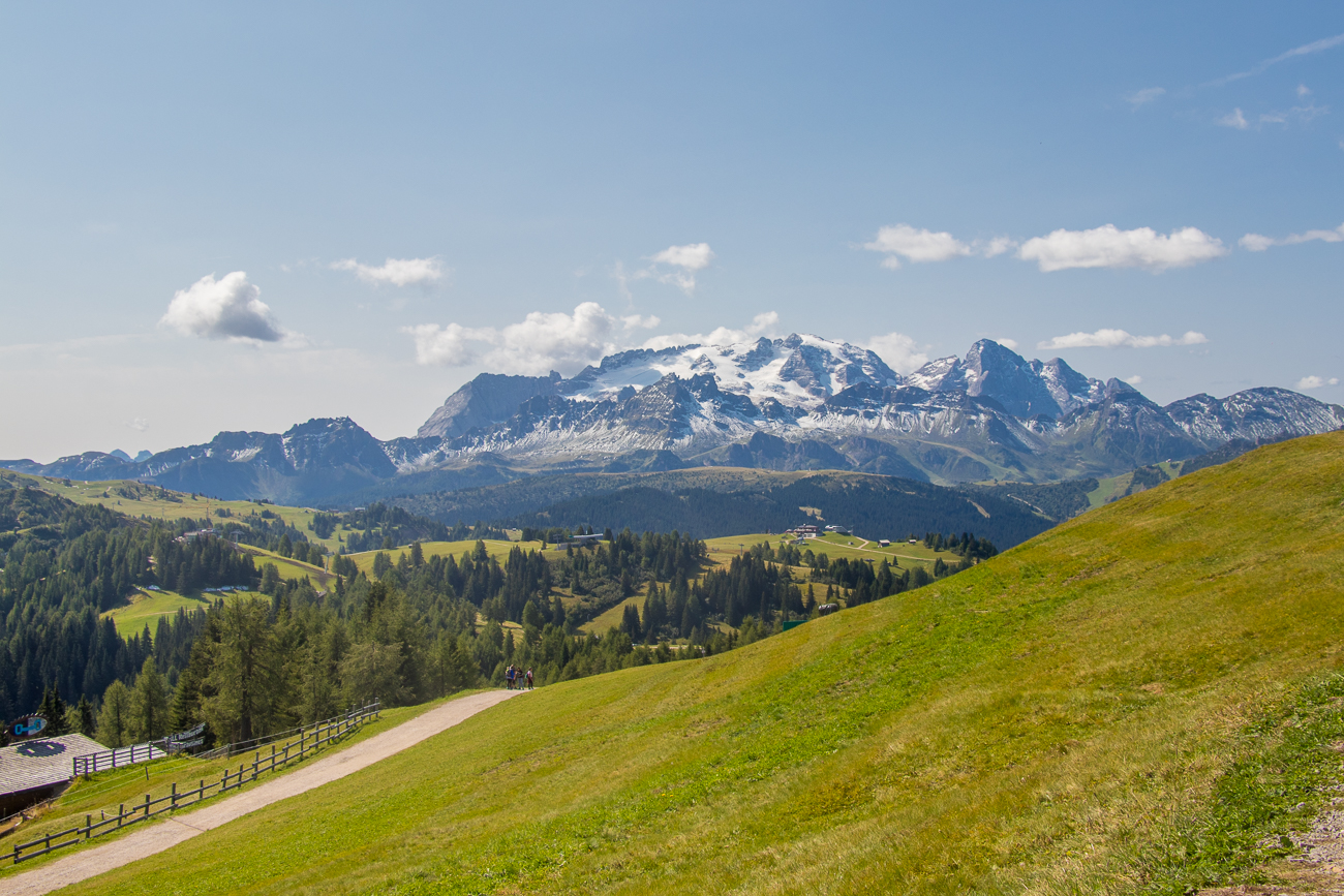Auf der Hochebene zwischen La Villa, Corvara und St. Kassian ...
