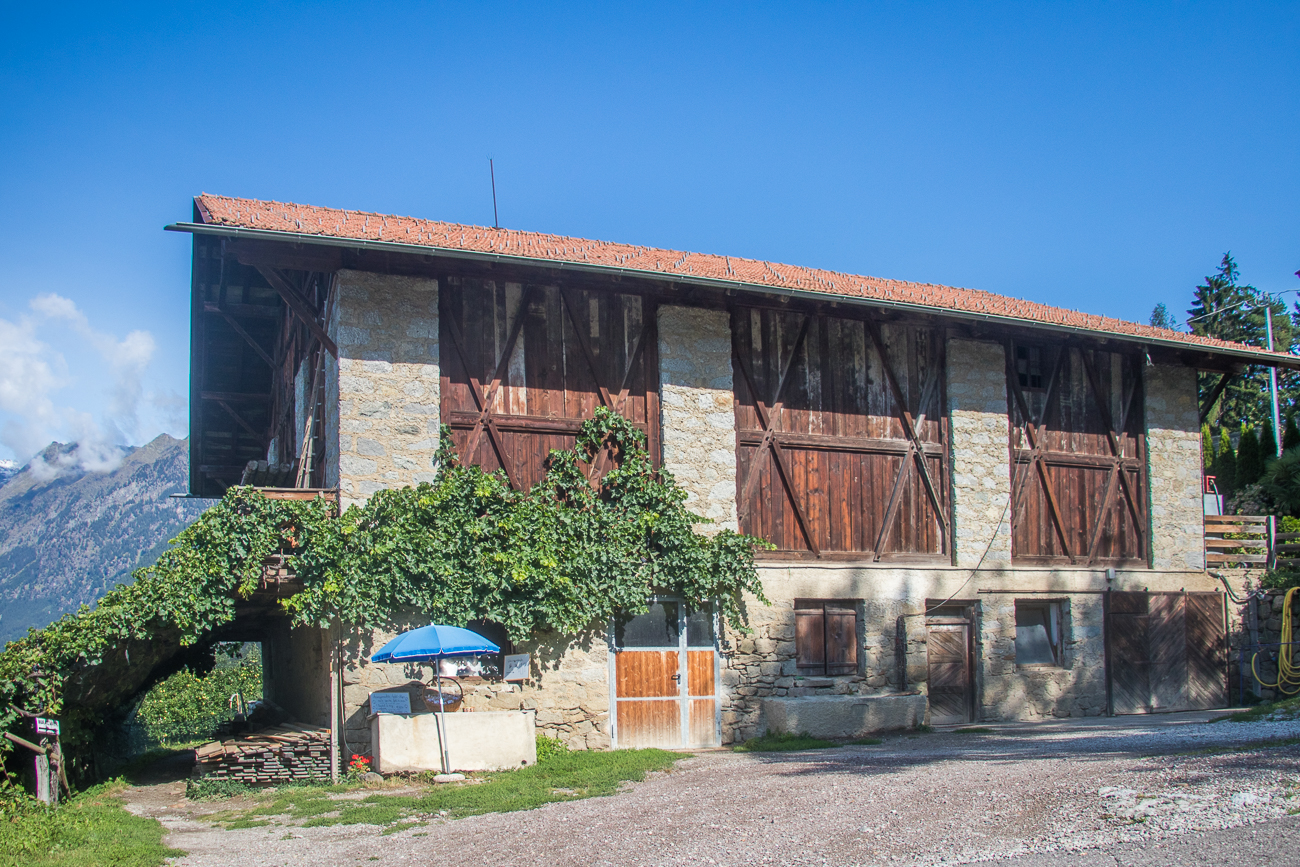 Scheune mit Verkauf von lokalen Produkten