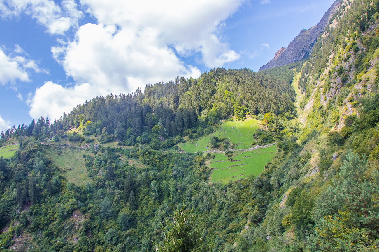 Blick zur&uuml;ck zum bereits gewanderten Teil des Weges