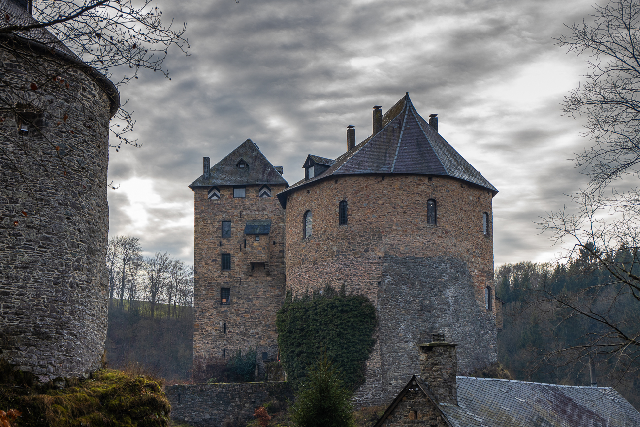 In der Burg war die touristische Hölle los, deshalb sind wir gleich zum Parkplatz weiter