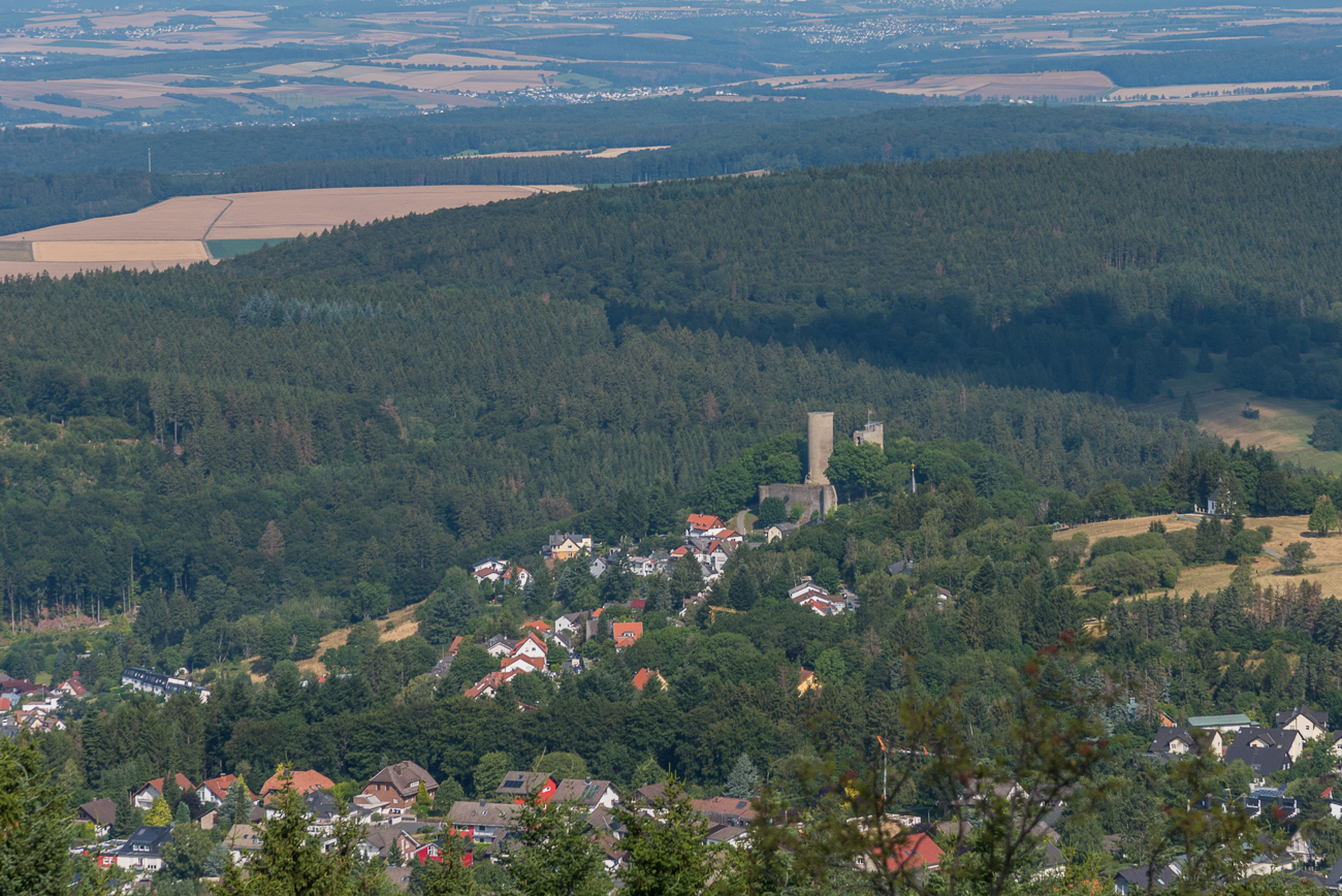 ... unter anderem sieht man eine Burg