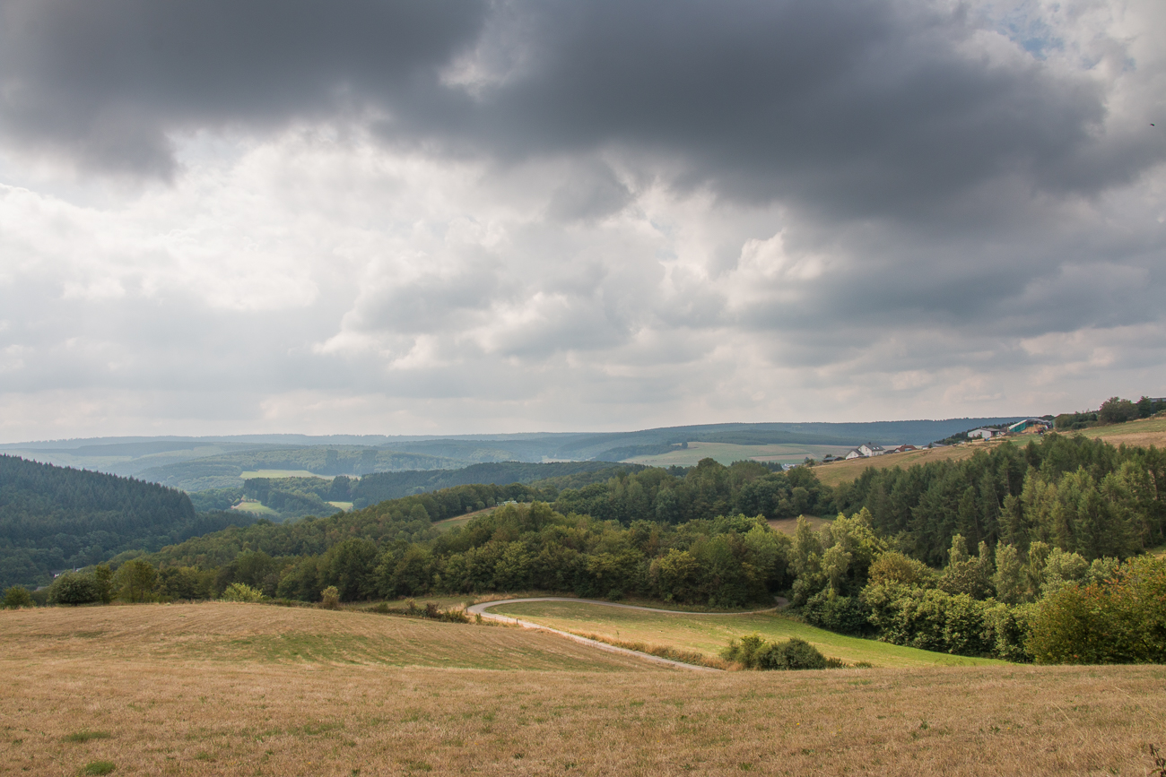 H&uuml;gelige Landschaft ...
