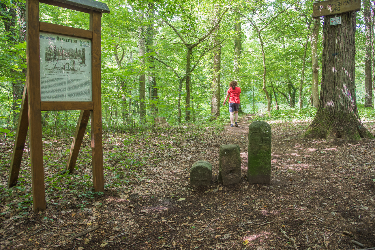 An den Grenzsteinen 