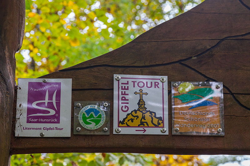 Kennzeichnung des Wanderweges Traumschleife Litermont Gipfeltour