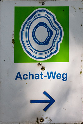 Kennzeichnung des Wanderweges Achatweg Freisen