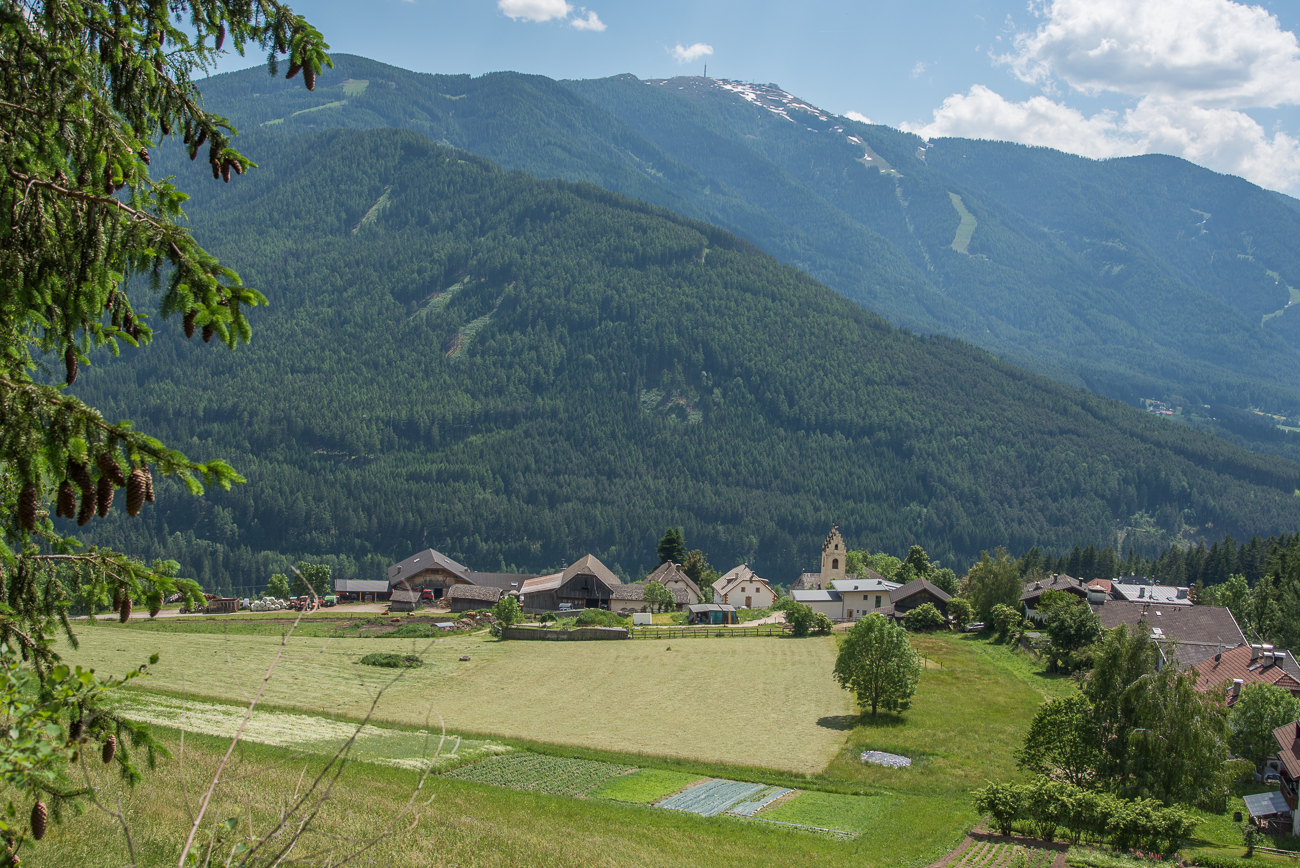Dorf unterm Kronplatz