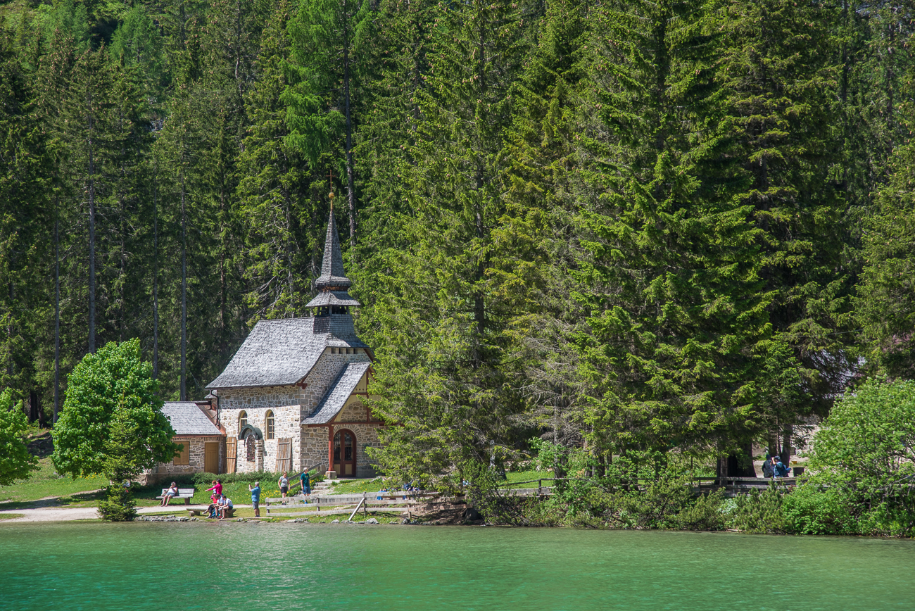 Kapelle am Pragser Wildsee