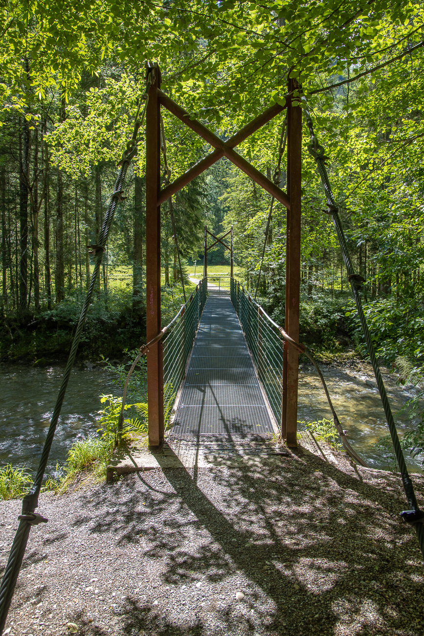 ... mit zugeh&ouml;riger Br&uuml;cke