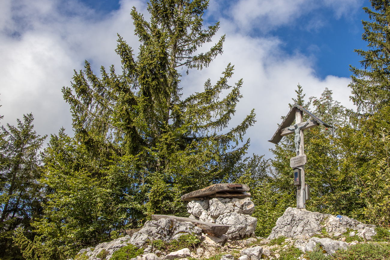 Kurze Rast an einem Marterl ...
