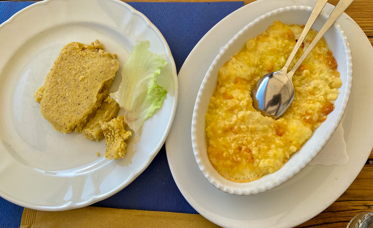 ... und Polenta mit Bergkäse. Beides leider nicht gut, dafür sehr teuer :-(