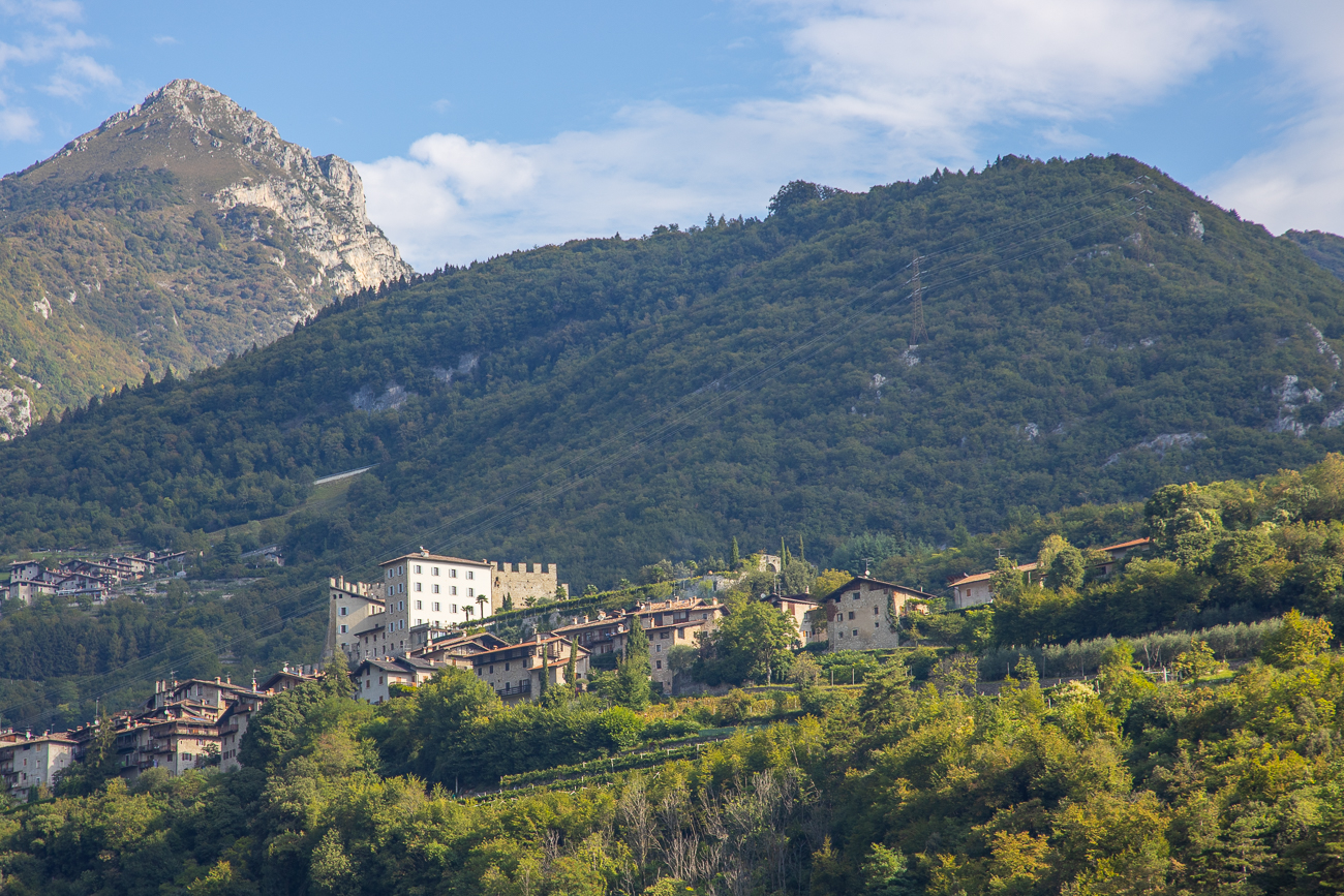 Blick zurück zum Castello di Tenno