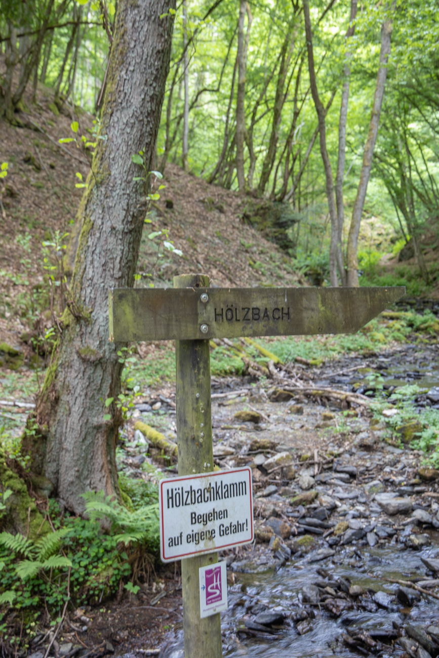 Nun geht es in die Hölzbachklamm