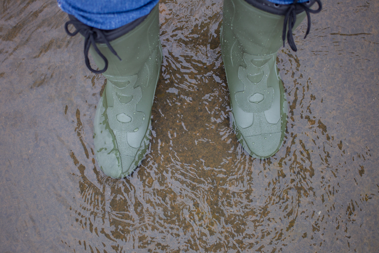 Mit Gummistiefeln kommt man wenigstens zur Aussichtsplattform ;-)