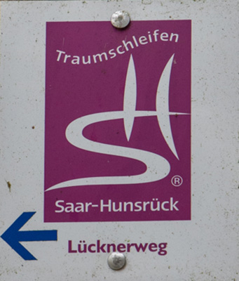Kennzeichnung des Premiumwanderwegs "L&uuml;cknerweg"
