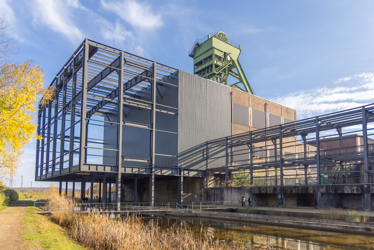 Die Grube Reden ist ein ehemaliges Steinkohlebergwerk im Ortsteil Landsweiler-Reden in Schiffweiler im Saarland. Die Anlage steht heute unter Denkmalschutz und gilt als &bdquo;markantes, sehr aussagef&auml;higes Architekturzeugnis des Saar-Bergbaus&ldquo;.
